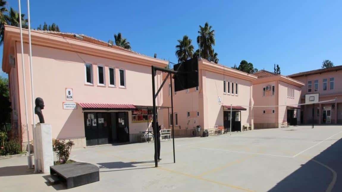 Şefika Pekin Kız Mesleki ve Teknik Anadolu Lisesi Fotoğrafı